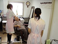 高齢者施設の訪問治療